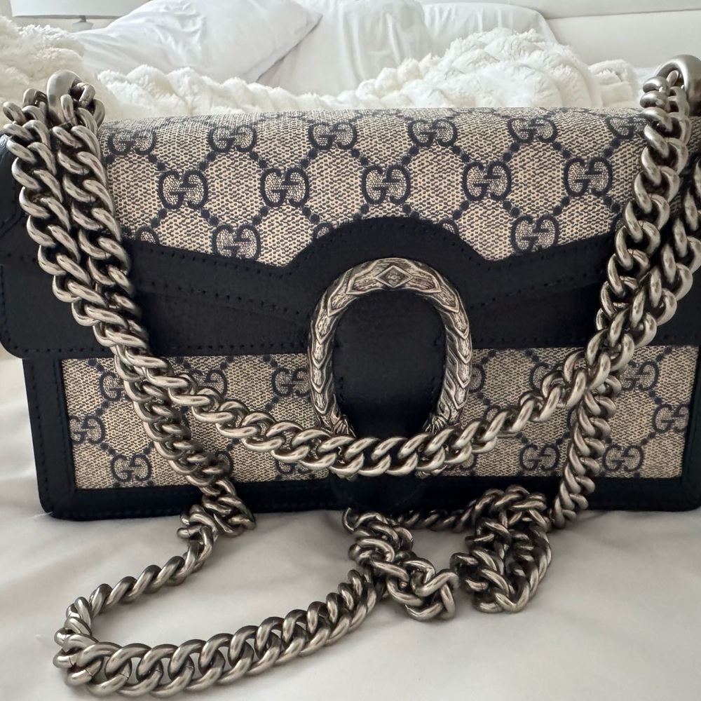 Gucci Dionysus Medium Shoulder Bag - Picture 2 of 4